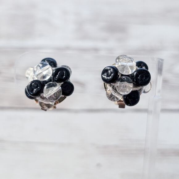 Vintage Clip On Earrings 0.75" Black & Clear Cluster - Picture 1 of 5